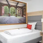 Pallas Hotel 3*