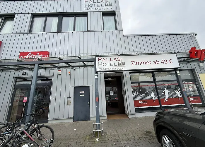 Hotel Pallas 3*